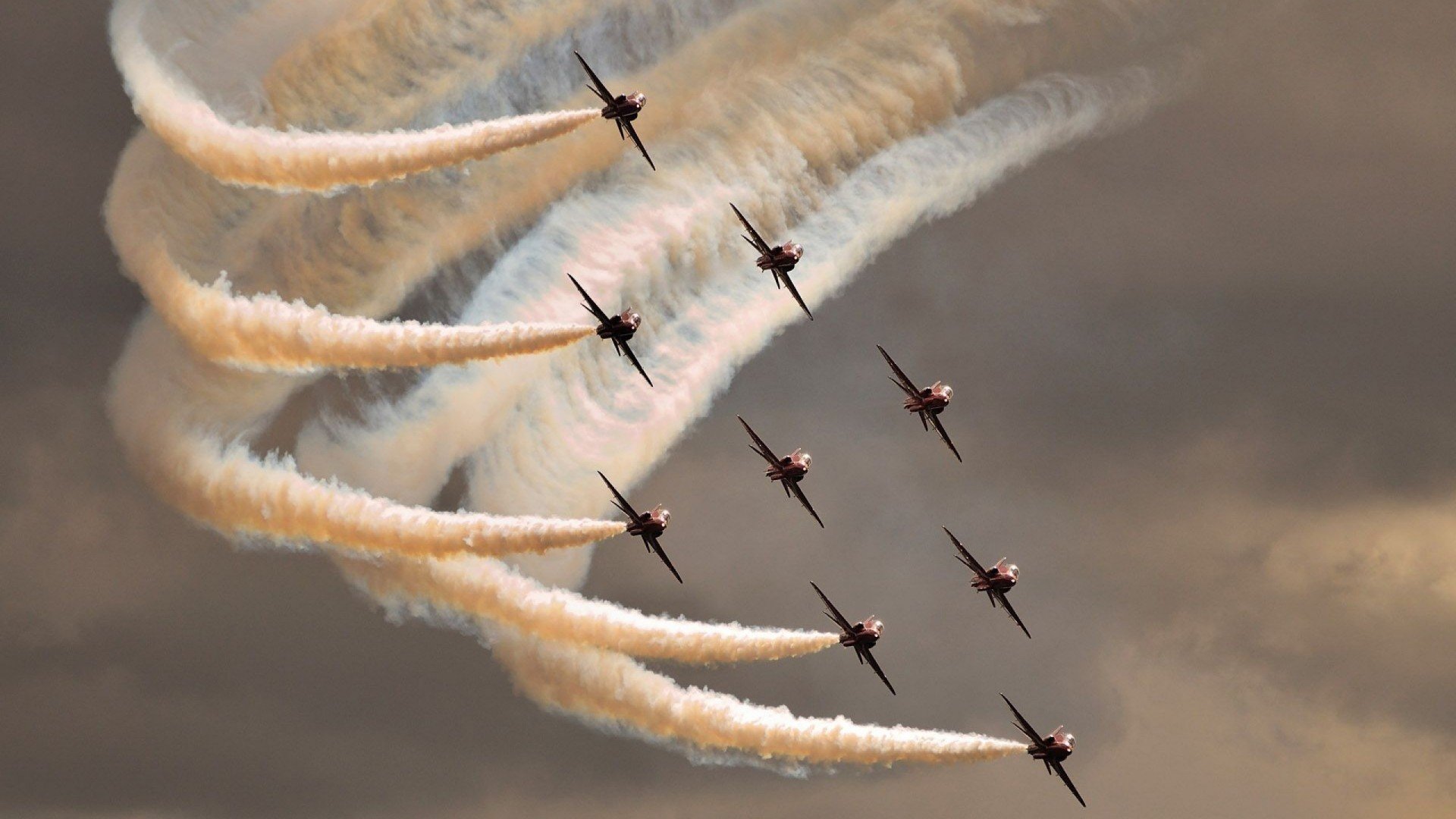 传统比赛与新兴电竞结合的探索，电竞比赛和传统体育比赛区别