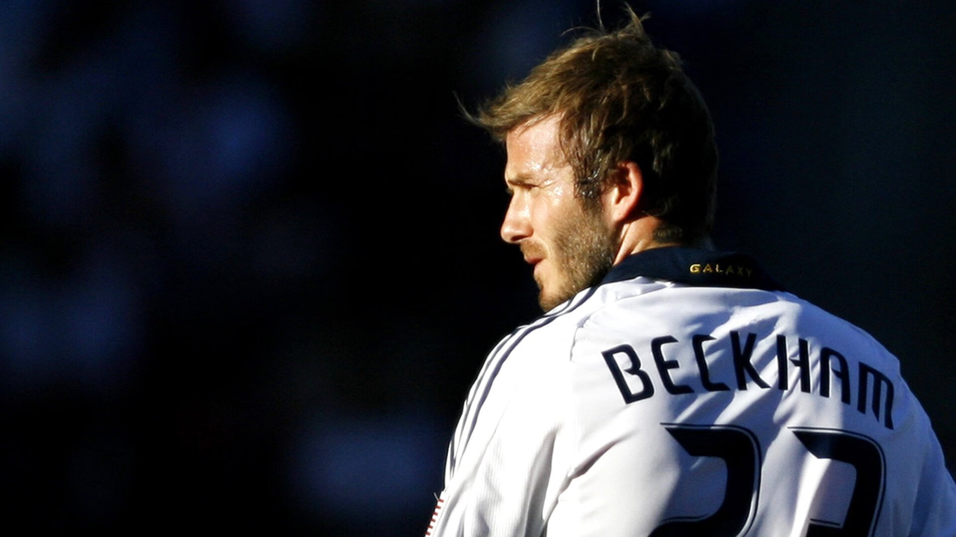 特色足球文化周在多个城市轮番举行,展示多元魅力,足球文化宣传主题海报